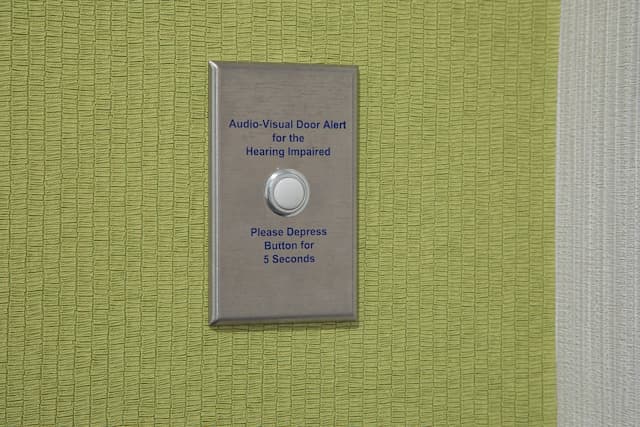 홀리데이 인 익스프레스 & 스위트, 우드사이드 라과디아 공항, IHG-스탠다드룸, 퀸사이즈침대 2개, 장애인 지원 (Communications)-1