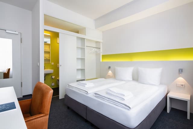 Mk Hotel Berlin-King room-2