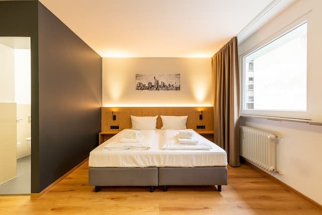 Mk Hotel Berlin-Superior King Room-3