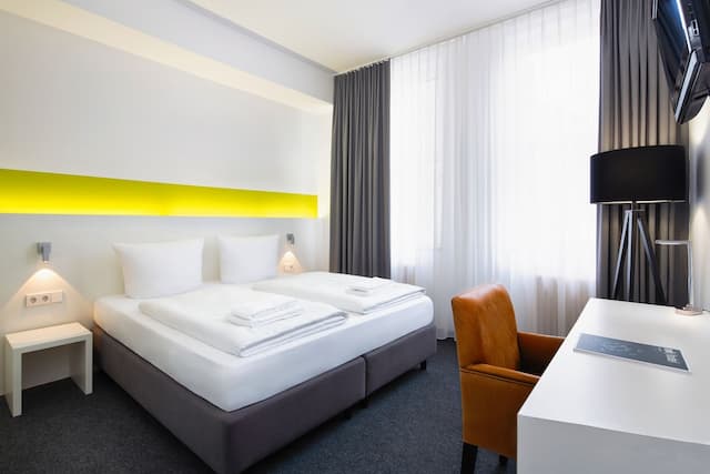 Mk Hotel Berlin-King room-1