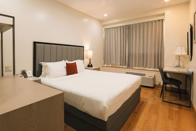 拉瓜迪亞機場亞洲飯店-舒適客房, 1 張特大雙人床-2