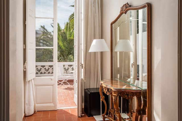 中等浪漫酒店-四人房, 露台-5