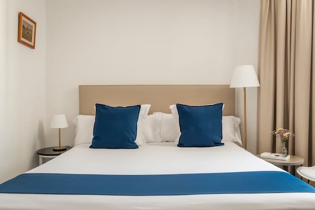 中等浪漫酒店-三人房-4