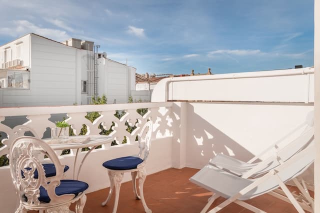 中等浪漫酒店-三人房, 露台-3