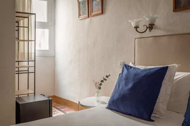 中等浪漫酒店-經濟雙人房 (interior)-2