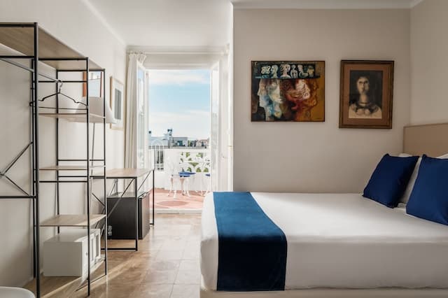 中等浪漫酒店-三人房, 露台-5