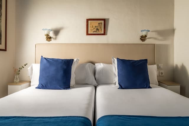 中等浪漫酒店-雙人或雙床房-2