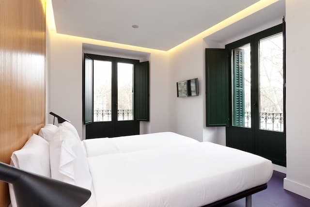 SLEEP’N Atocha – B Corp Certified-Double Room, Balcony-1