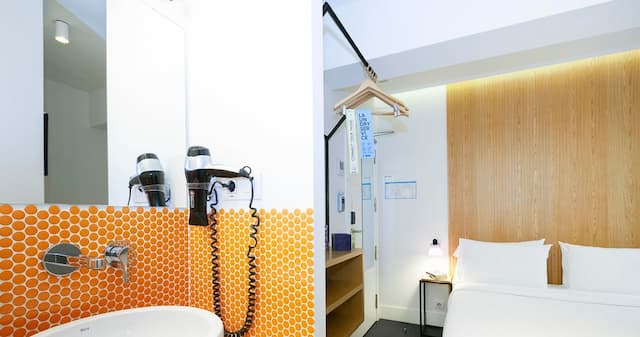 SLEEP’N Atocha – B Corp Certified-Single Room-5