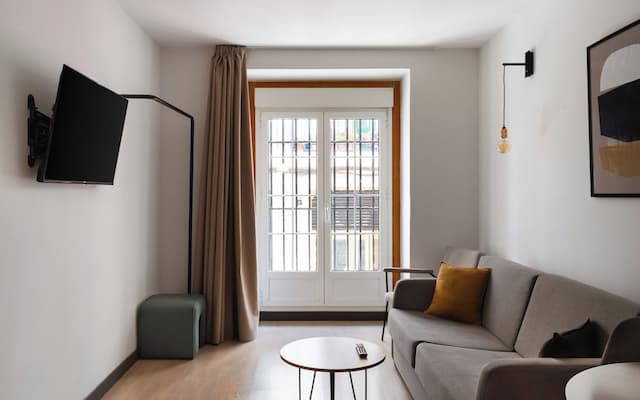 Limehome Madrid Calle de la Madera-One-Bedroom Apt Wheelchair Accessible-5