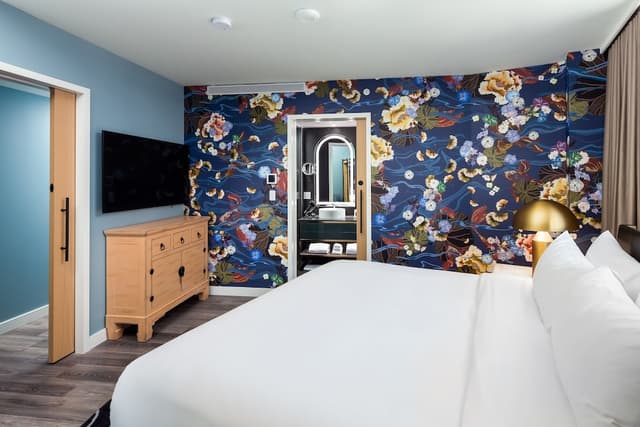 Versante Hotel-Deluxe Suite, 1 King Bed, Corner-3