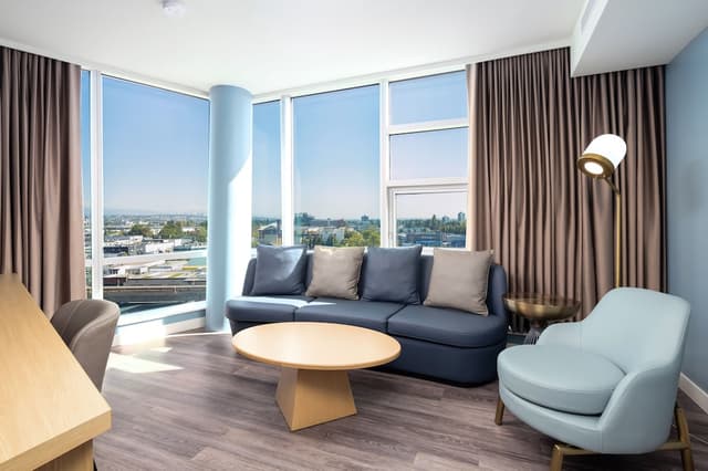 Versante Hotel-Deluxe Suite, 1 King Bed, Corner-1