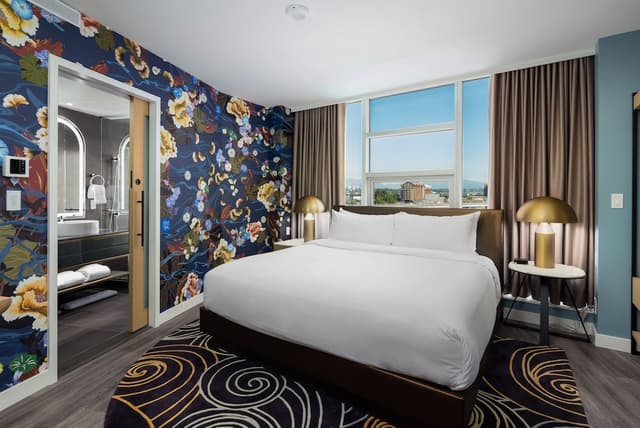 Versante Hotel-Deluxe Suite, 1 King Bed, Corner-2