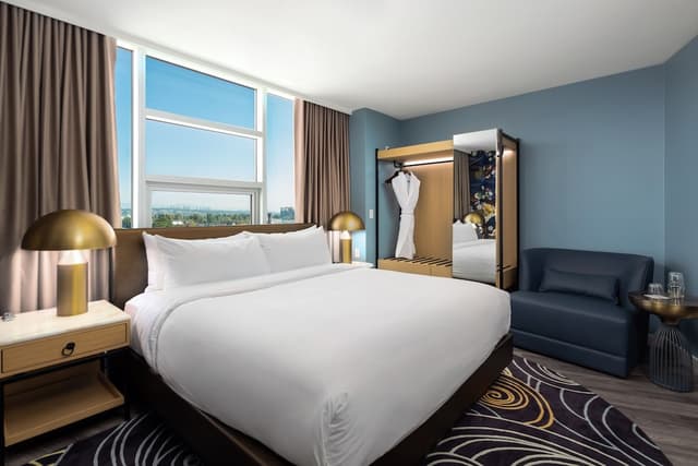 Versante Hotel-Deluxe Suite, 1 King Bed, Corner-5
