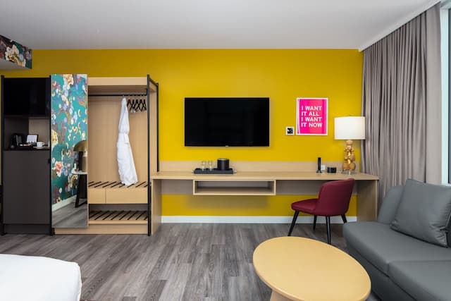 Versante Hotel-Deluxe Room, 1 King Bed, Corner-3