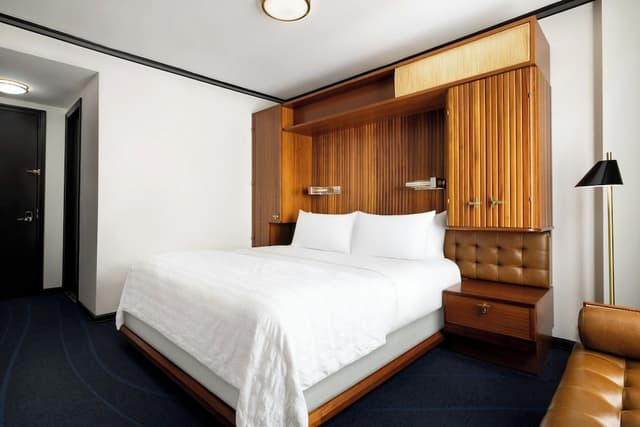 Le Meridien New York, Central Park by Marriott-Classic Room, 1 King Bed-8