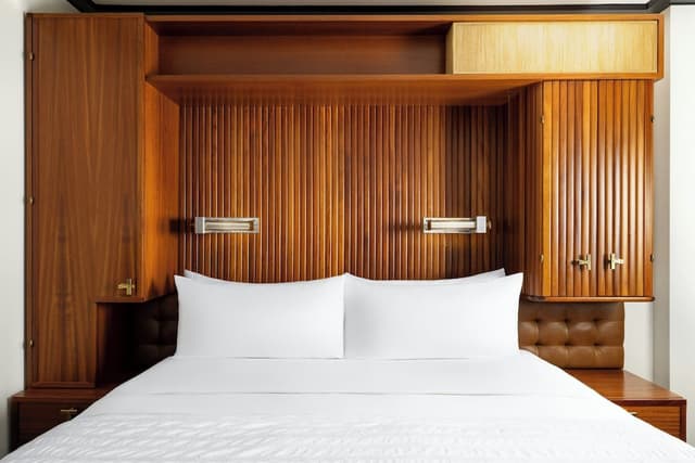 Le Meridien New York, Central Park by Marriott-Classic Room, 1 King Bed-7