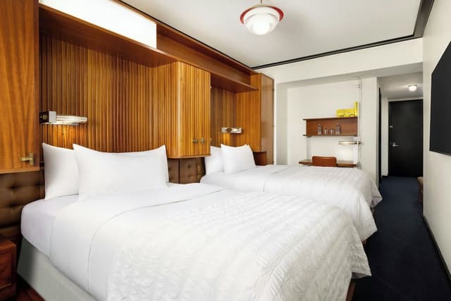 Le Meridien New York, Central Park by Marriott-Classic Room, 2 Double Beds-9