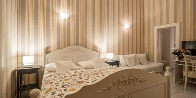 Hotel Augusta-Comfort Double Room-1