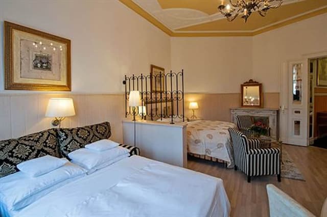 Hotel Augusta-Triple Room-1