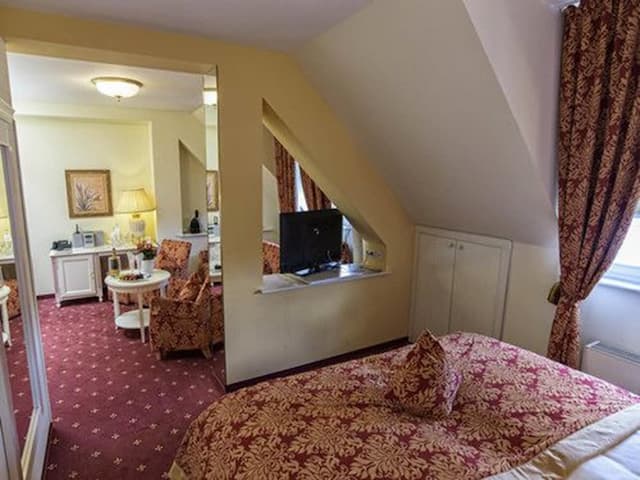 Hotel Augusta-Junior Suite-1