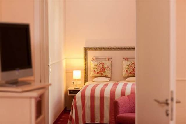 Hotel Augusta-Comfort Double Room-7