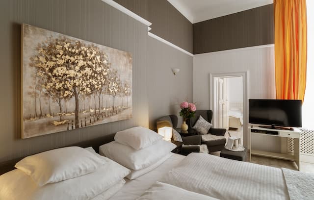 Hotel Augusta-Triple Room-3