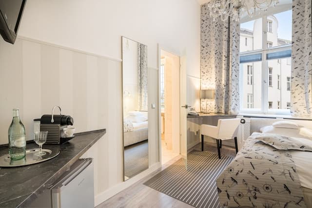 Hotel Augusta-Superior Single Room-3