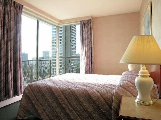 Tropicana Suite Hotel-One Bedroom Apartment With Small Balcony-1