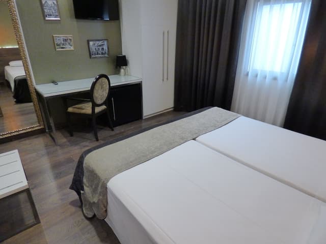 Hotel Moderno Barcelona-全景双床房-7