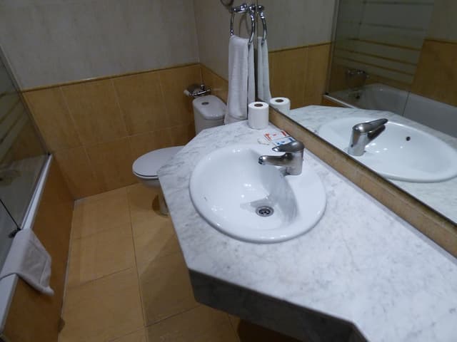 Hotel Moderno Barcelona-基础双床房-5