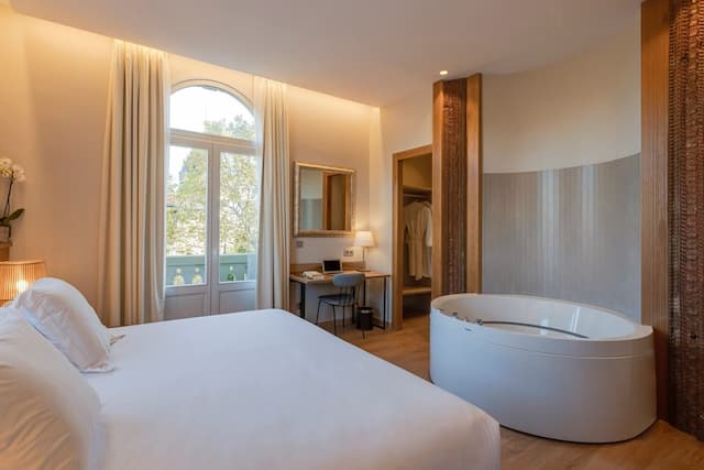 Hotel Boutique Mirlo Barcelona-豪華客房, 按摩浴缸-3