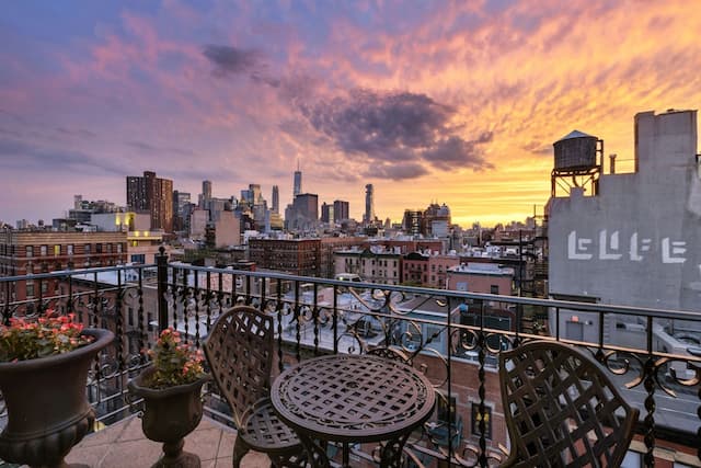 히스토릭 블루 문 호텔 - NYC-익스클루시브 스튜디오 스위트, 킹사이즈침대 1개 및 소파베드, 발코니, 시내 전망-6