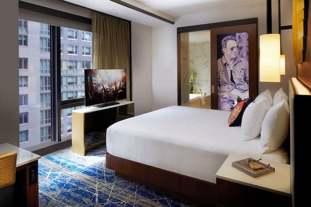 Hard Rock Hotel New York-Deluxe Room, 1 King Bed-3
