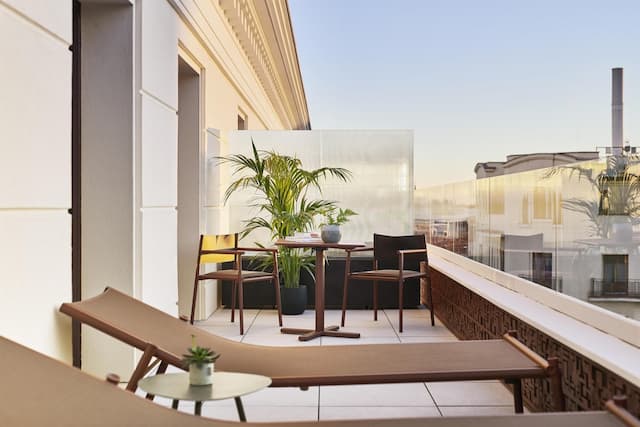 Thompson Madrid, by Hyatt-客房, 1 张特大床, 露台-1