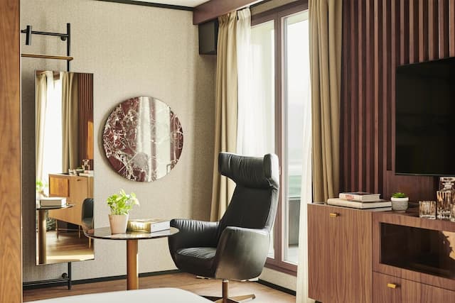 Thompson Madrid, by Hyatt-客房, 1 张特大床, 露台-5