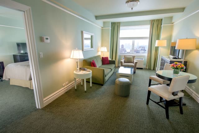 Hotel Beacon-Deluxe Suite, 1 Bedroom, City View-3