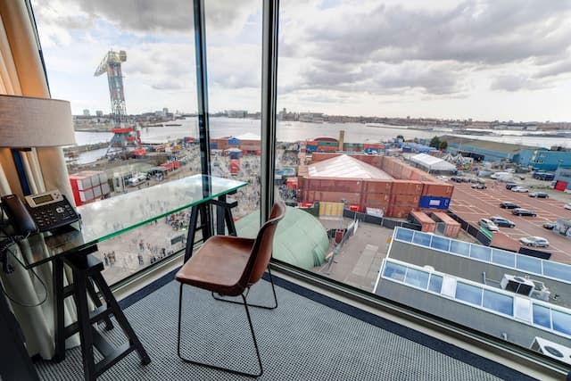 더블트리 바이 힐튼 호텔 암스테르담 - NDSM 워프-슈피리어룸, 퀸사이즈침대 1개, 금연 (Water View)-5