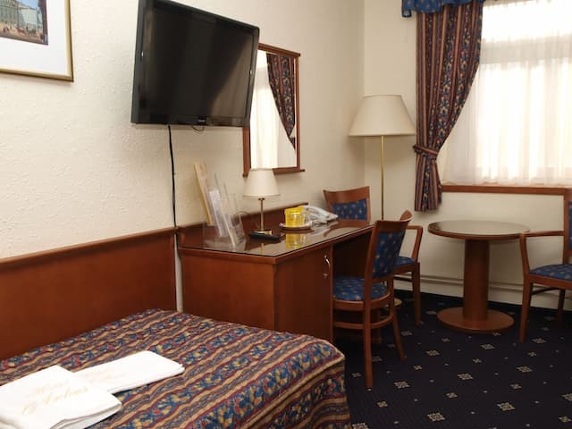 Hotel Arbes-Twin Room-2