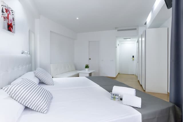 Boutique Urban Madrid Genova-Superior Double Room-4