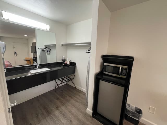 クレアモント ロッジ-ルーム キングベッド 1 台 禁煙-5