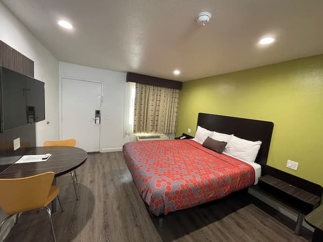 クレアモント ロッジ-ルーム キングベッド 1 台 禁煙-1