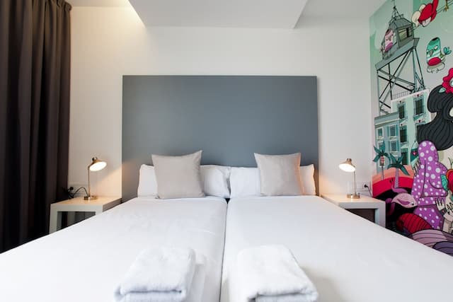 St Christopher's Inn, Barcelona - Hostel-Twin Room, Ensuite-2