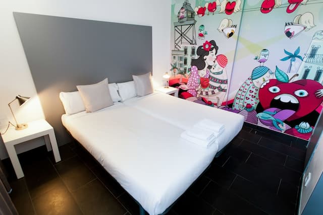 St Christopher's Inn, Barcelona - Hostel-Twin Room, Ensuite-1