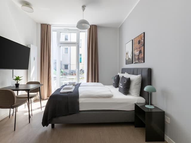 limehome Berlin Luise-Henriette-Str.-Suite with terrace-1