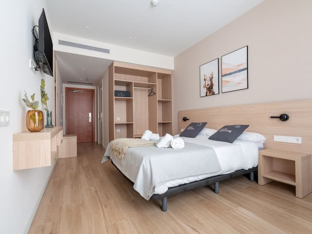 limehome Barcelona-雙人房-6