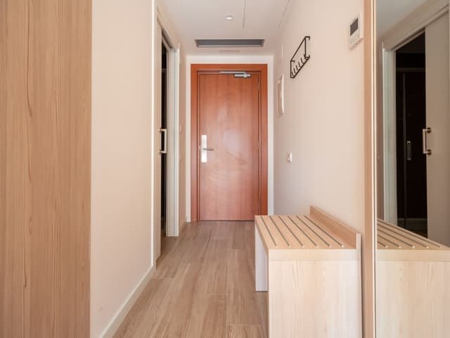 Limehome Barcelona Carrer de Besalú 82-Double Room with Balcony-3