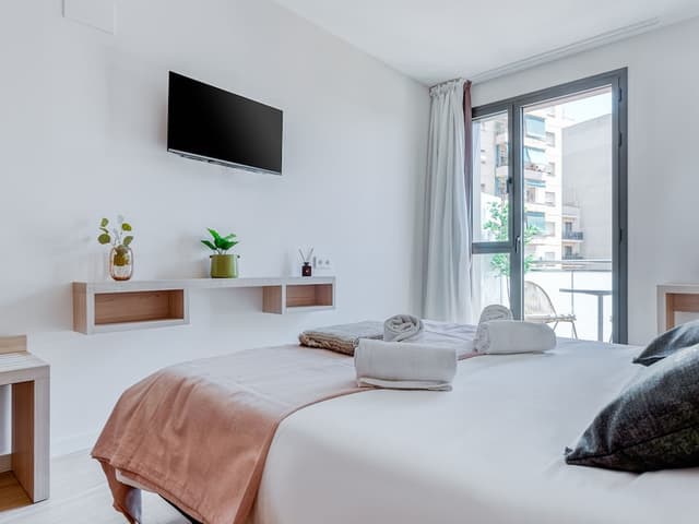 Limehome Barcelona Carrer de Besalú 82-Double Room with Balcony-5