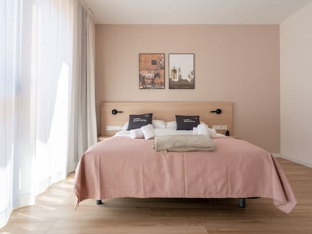 limehome Barcelona-Triple room with Terrace-2