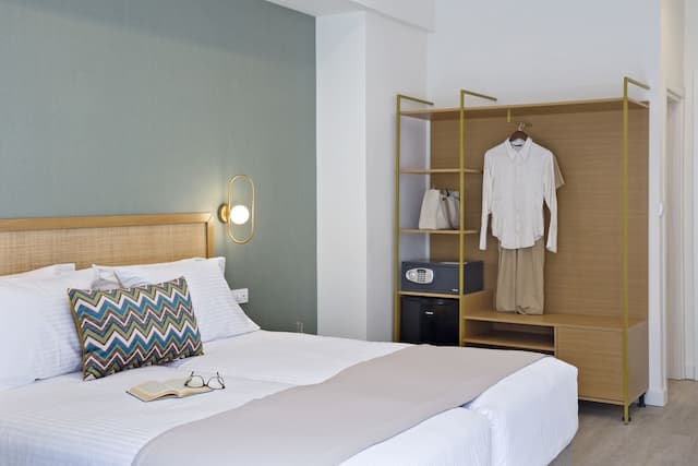 ヒプノス イン アテネ-Deluxe Room with balcony-5